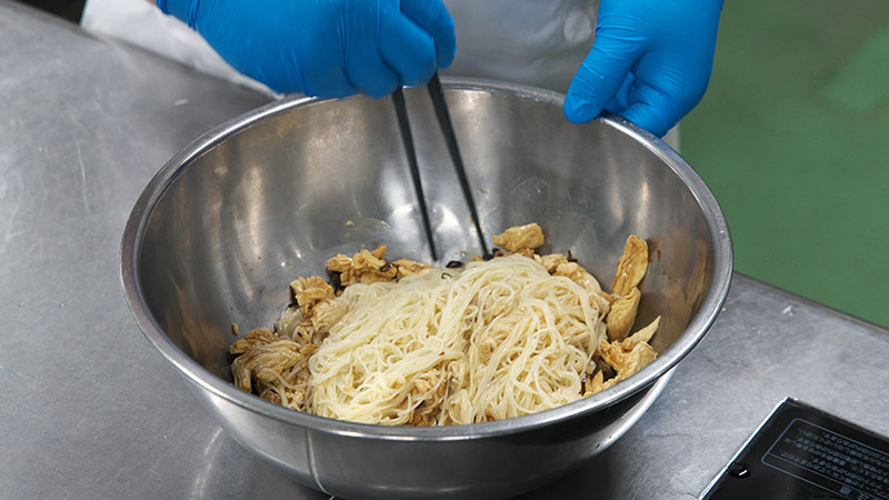 鶏肉とミョウガの混ぜ素麺